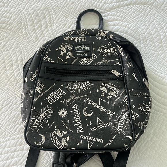Loungefly Handbags - NWOT Loungefly Harry Potter Mini Backpack
